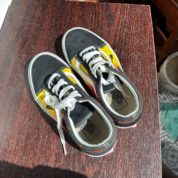 Vans Old Skool Hot Rod Flames Sneakers - Women’s 6 / Men’s 4.5 - Fire Print - Picture 4 of 7